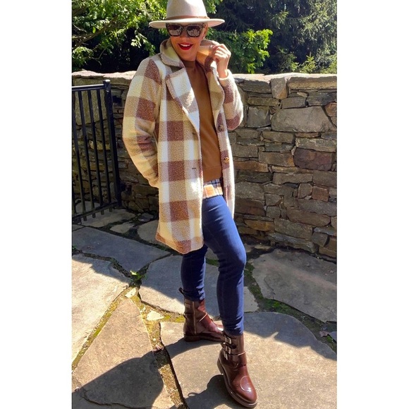 NWOT Joan Rivers Regular Buffalo Check Sherpa Teddy Coat in Taupe - large​​ - Picture 3 of 8